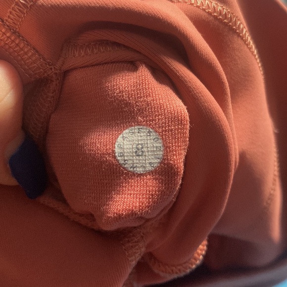 Size 8 pink (salmon/peach) Lululemon leggings - Picture 3 of 3
